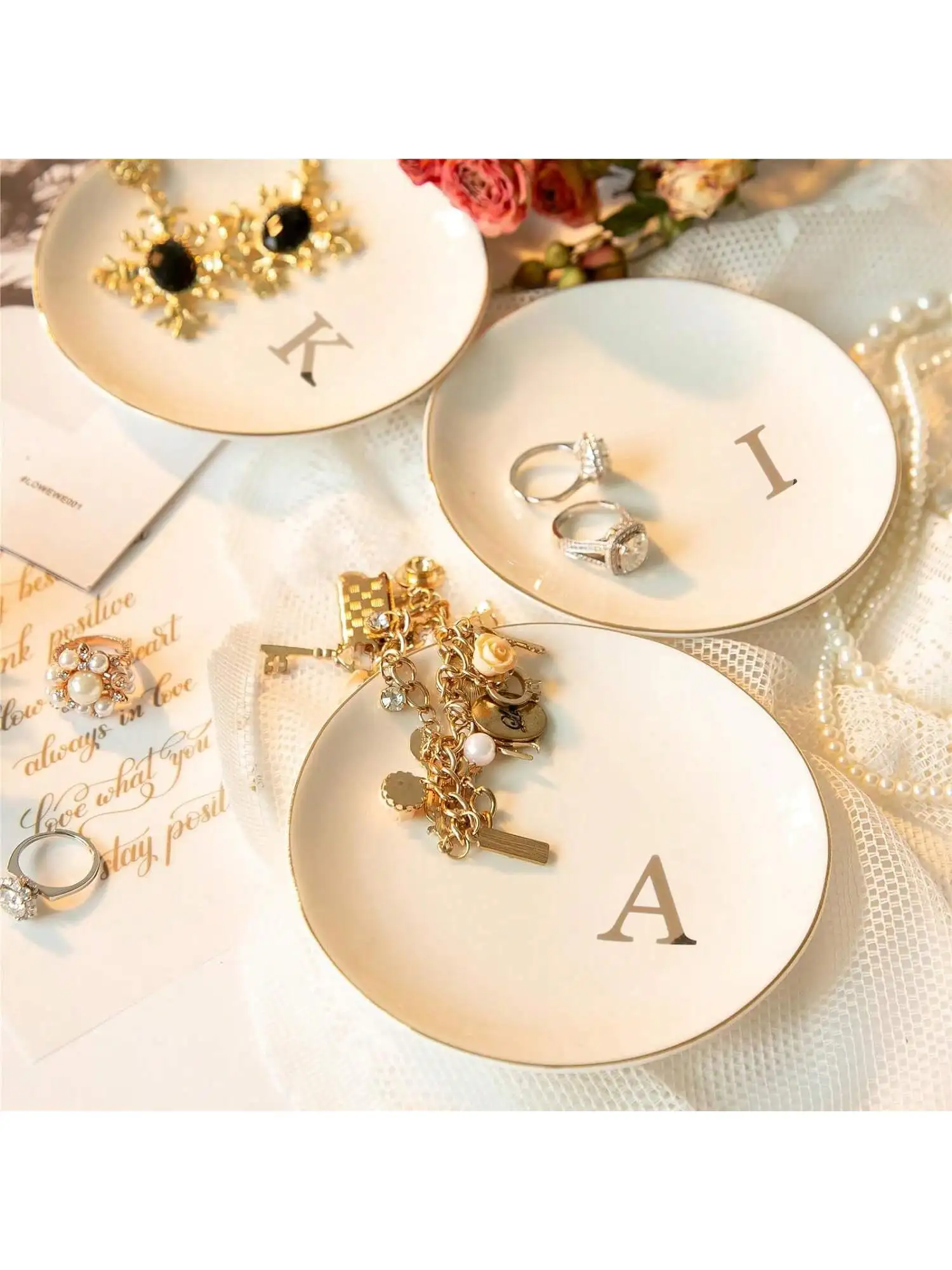 Блюдо для колец с инициалами,  – обзор и цена Wedding Z